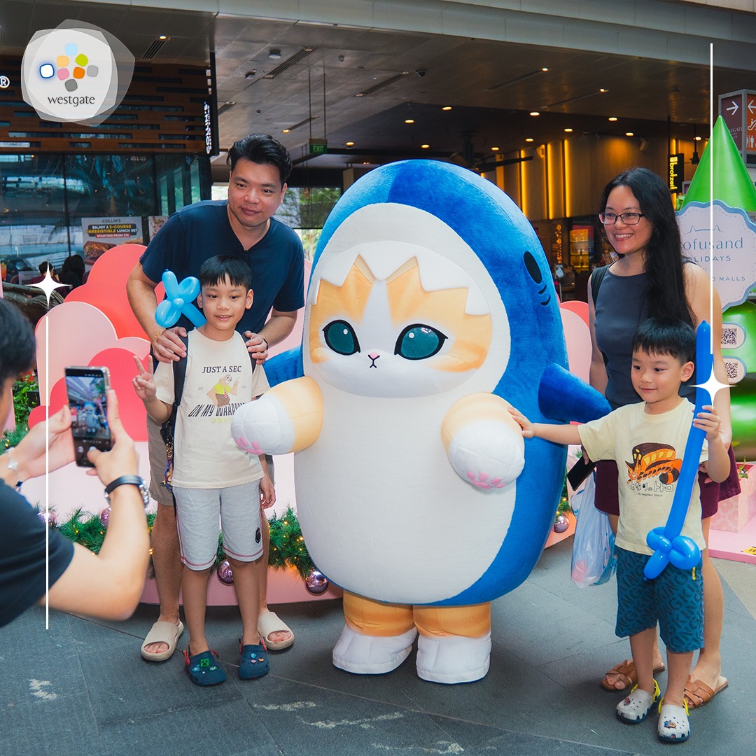 Mofusand Strawberry Meow character