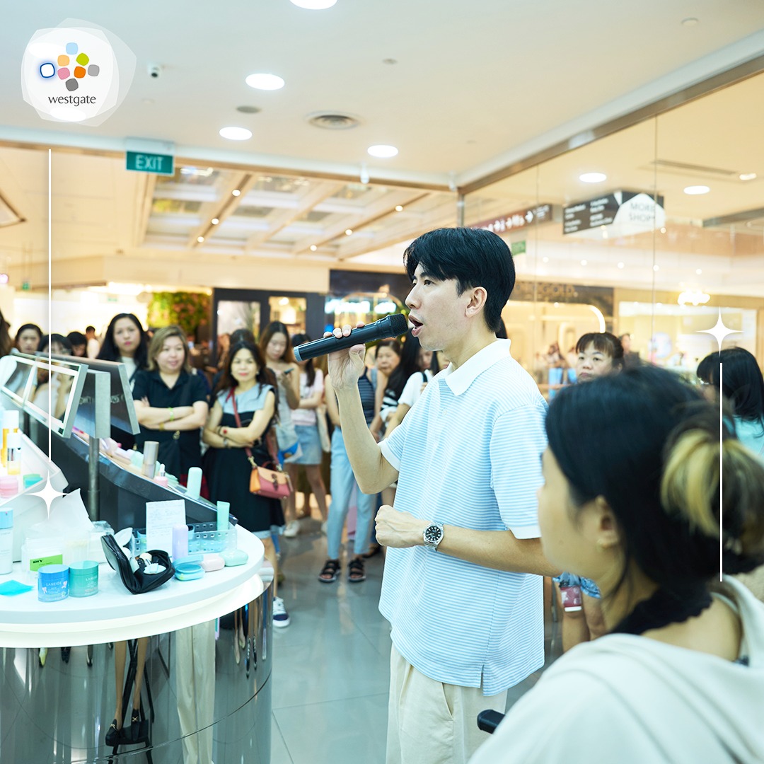 Participants trying out LANEIGE products