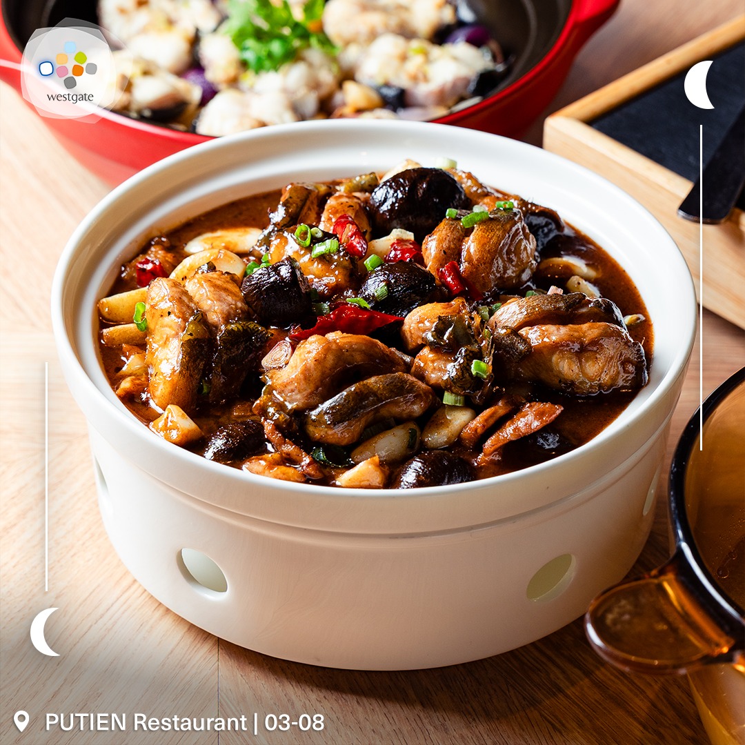 Appetizing food spreads for a joyous Mid-Autumn reunion